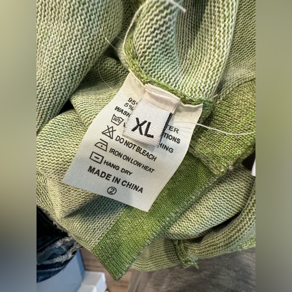 Green halter, open back dress. Size XL. - Picture 4 of 4